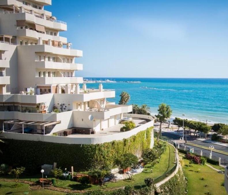 Estudio Benalbeach New Benalmadena Exterior photo